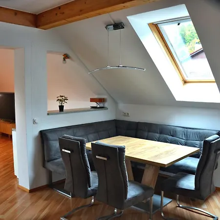 Mit Blick Auf Kremsmauer 아파트 *