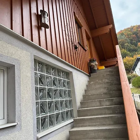 Mit Blick Auf Kremsmauer Hinterberg (Sudoststeiermark)