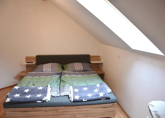 شقة Mit Blick Auf Kremsmauer